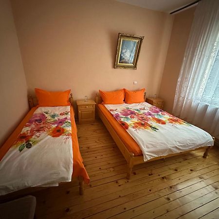 Velkovski Guest House Hisarea Exterior foto