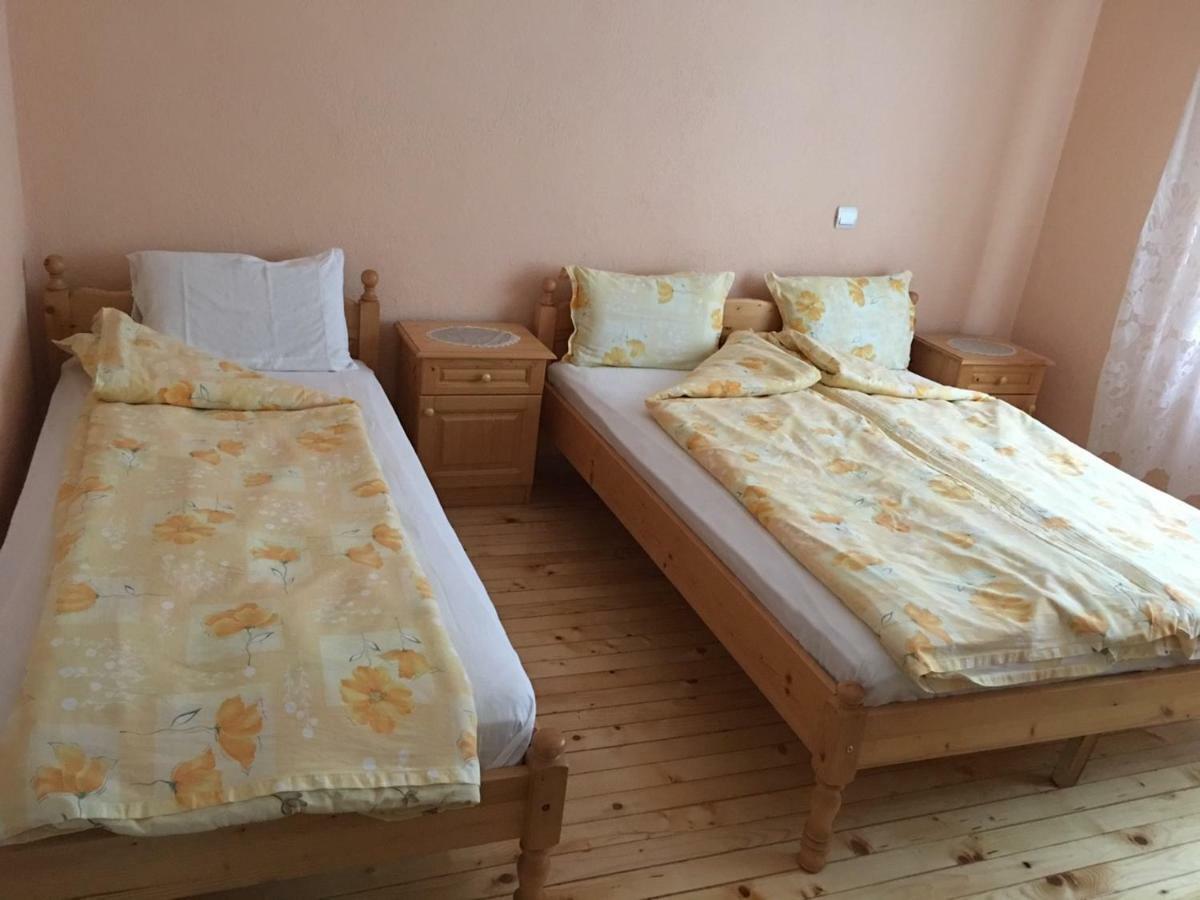 Velkovski Guest House Hisarea Exterior foto